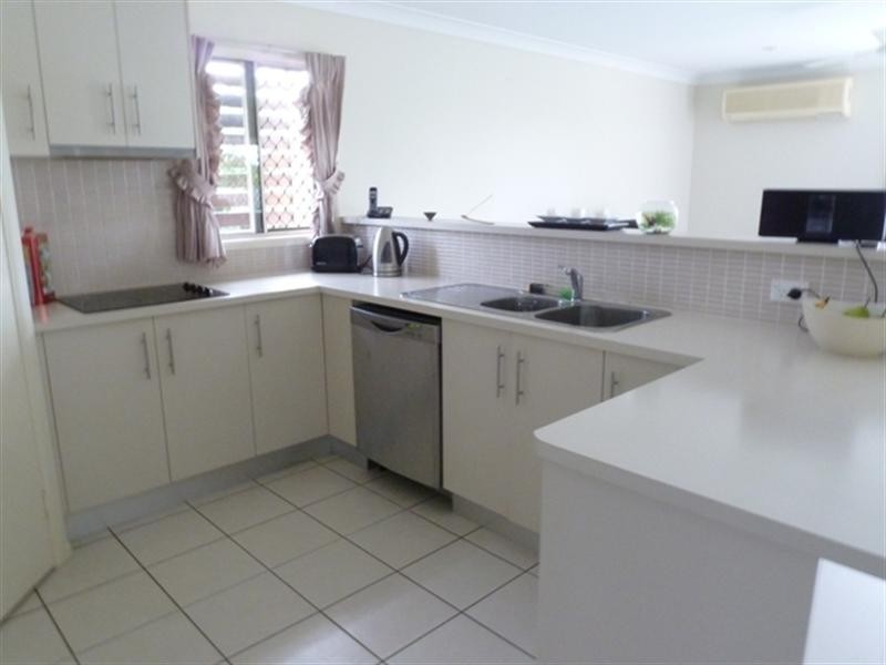 10 Rosemoor Court, Glenella QLD 4740