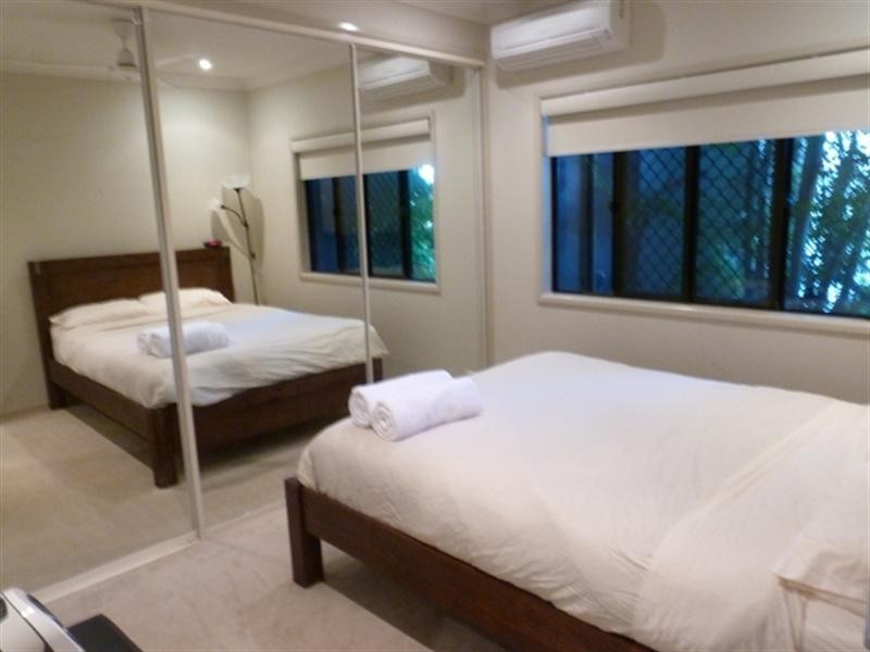 2/104 Binnington Esplanade, East Mackay QLD 4740