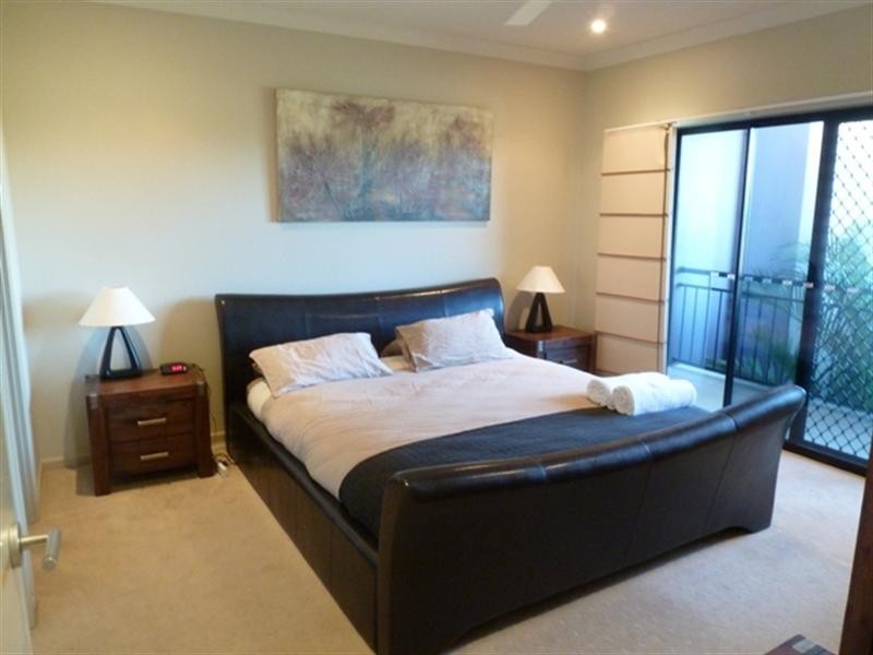 2/104 Binnington Esplanade, East Mackay QLD 4740