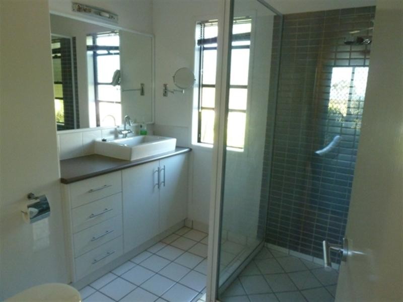 2/104 Binnington Esplanade, East Mackay QLD 4740