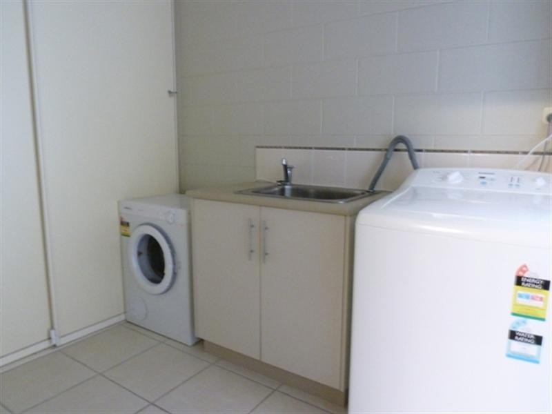 2/104 Binnington Esplanade, East Mackay QLD 4740