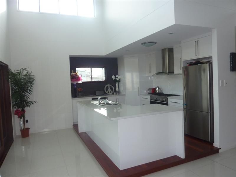 27 Madison Avenue, Glenella QLD 4740