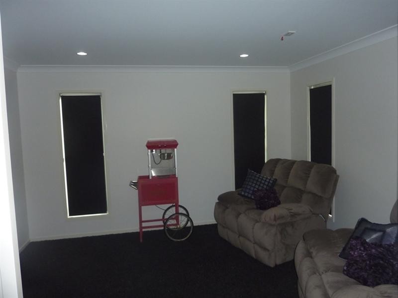 27 Madison Avenue, Glenella QLD 4740