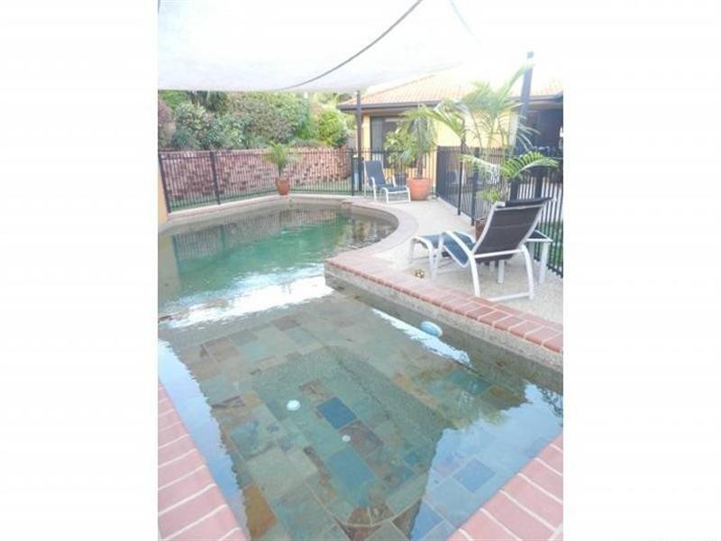 6 Driftwood Court, Rural View QLD 4740