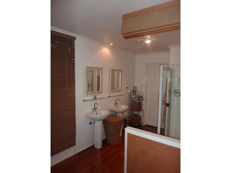 16 Whitten Court, Mount Pleasant QLD 4740