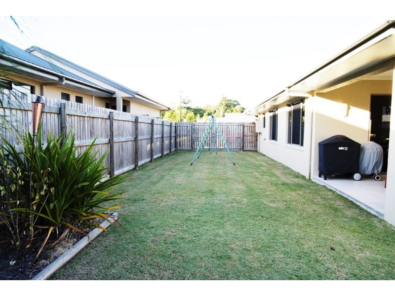 10 Eva Parade, Glenella QLD 4740