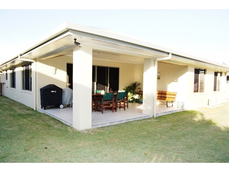 10 Eva Parade, Glenella QLD 4740