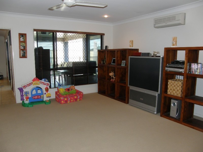 4 Cumming Court, Glenella QLD 4740