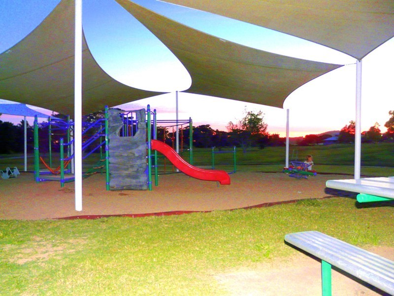 4 Cumming Court, Glenella QLD 4740