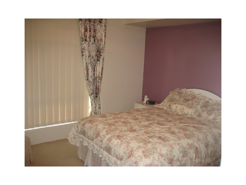 17A Honeysuckle Ramble, Halls Head WA 6210