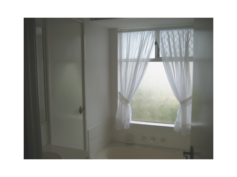 17A Honeysuckle Ramble, Halls Head WA 6210