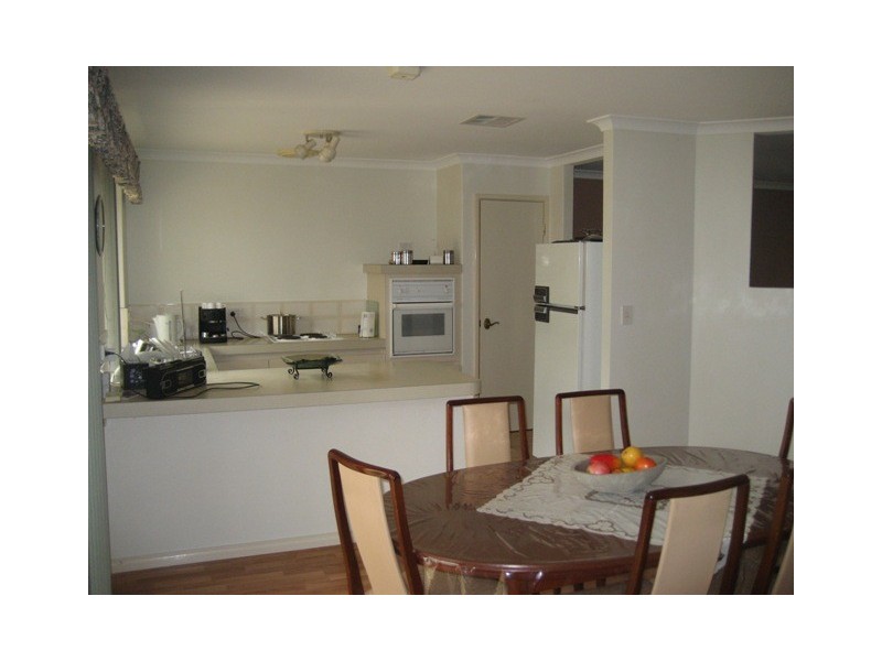 17A Honeysuckle Ramble, Halls Head WA 6210