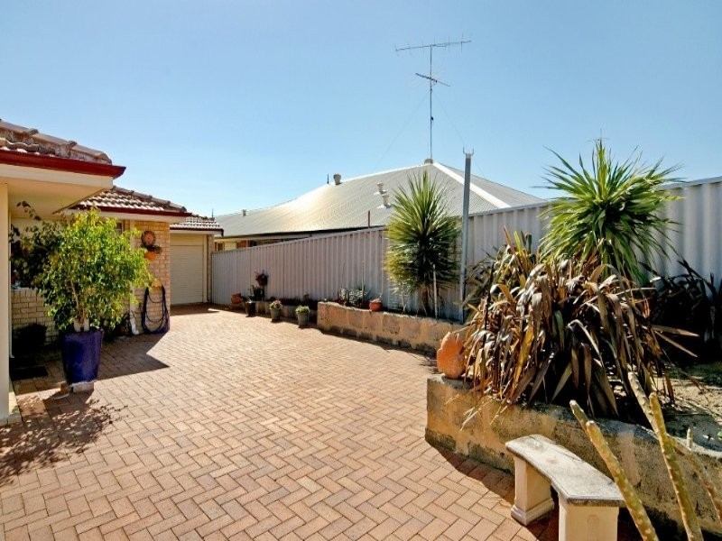7 Cuvier Place, San Remo WA 6210