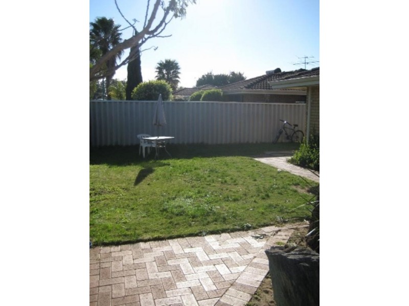 1/2 Saskatchewan Way, Greenfields WA 6210