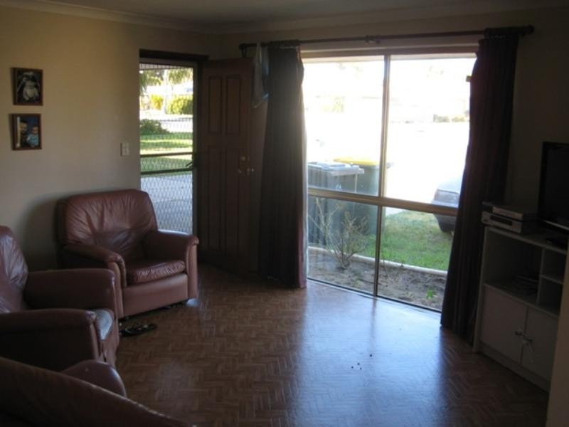 1/2 Saskatchewan Way, Greenfields WA 6210