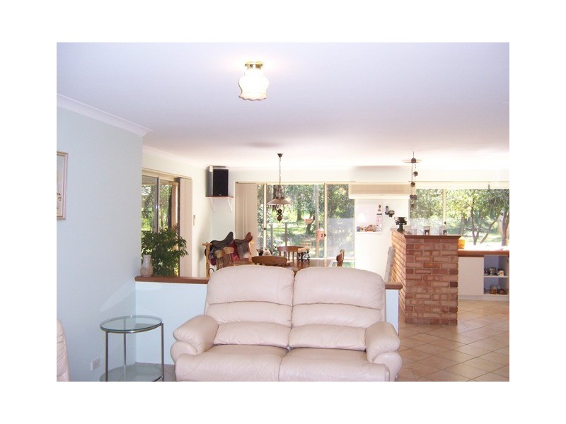 23 Summerhill Drive, Stake Hill WA 6181