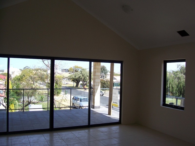 Unit 2, 27 Cooper Street, Mandurah WA 6210