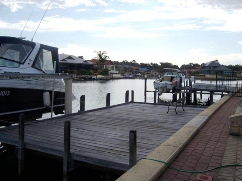 Halls Head WA 6210