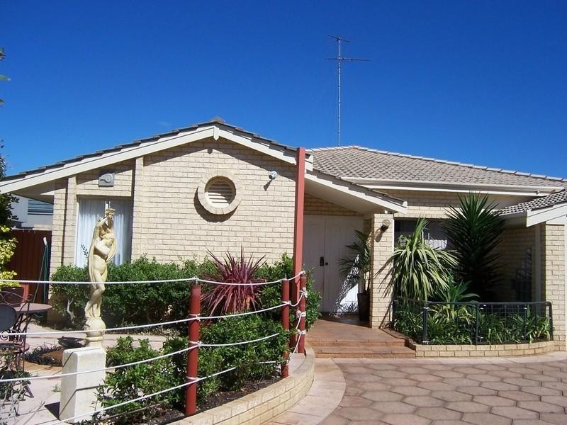 31 Caravel Way, Halls Head WA 6210