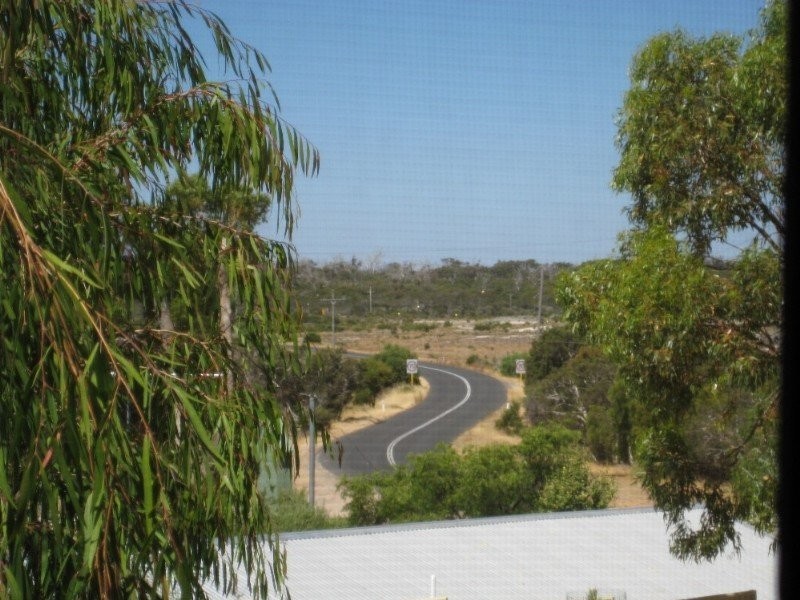 4 Southway Close, Preston Beach WA 6215