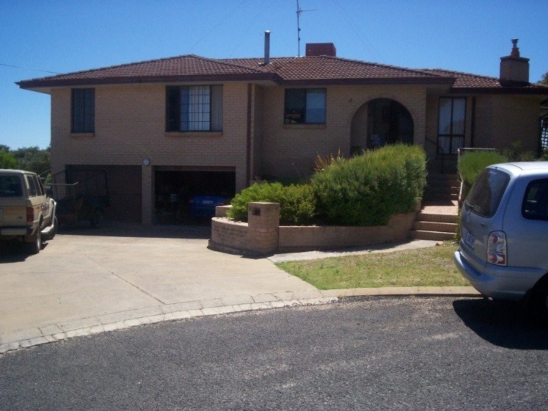 4 Southway Close, Preston Beach WA 6215