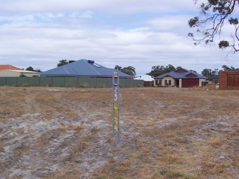 11 Cooeyup Close, Ravenswood WA 6208