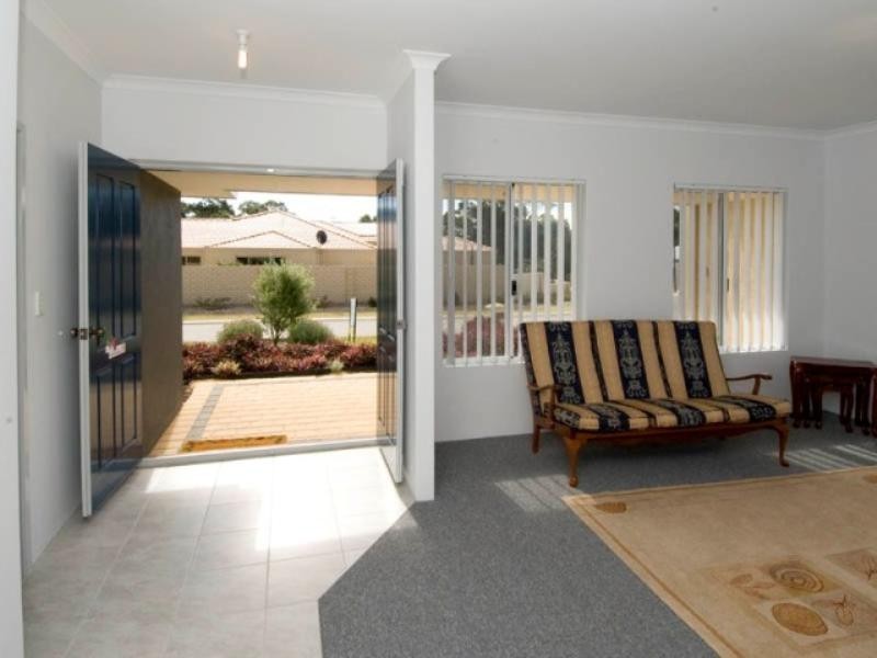 32 Tranquility Way, Halls Head WA 6210