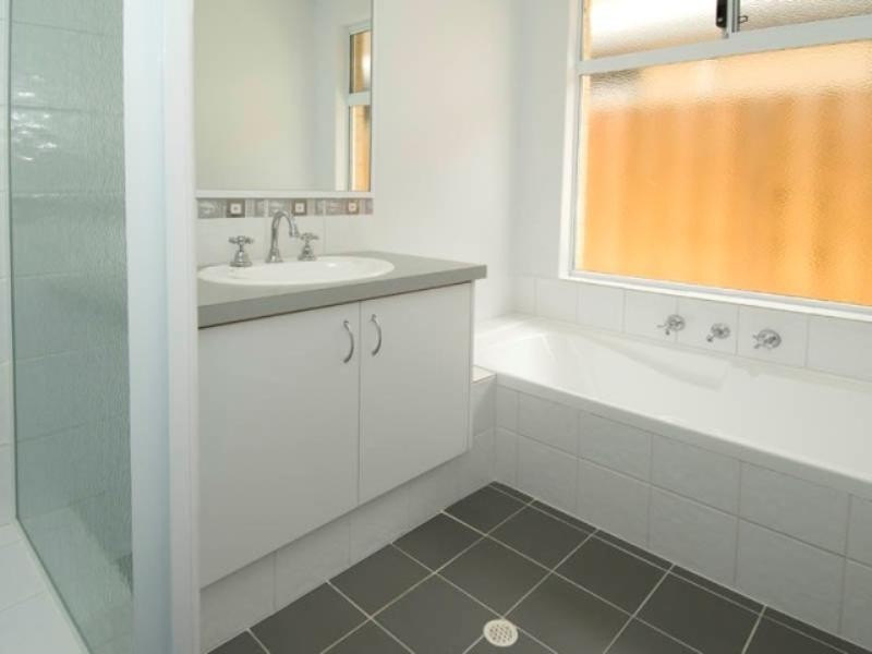 32 Tranquility Way, Halls Head WA 6210
