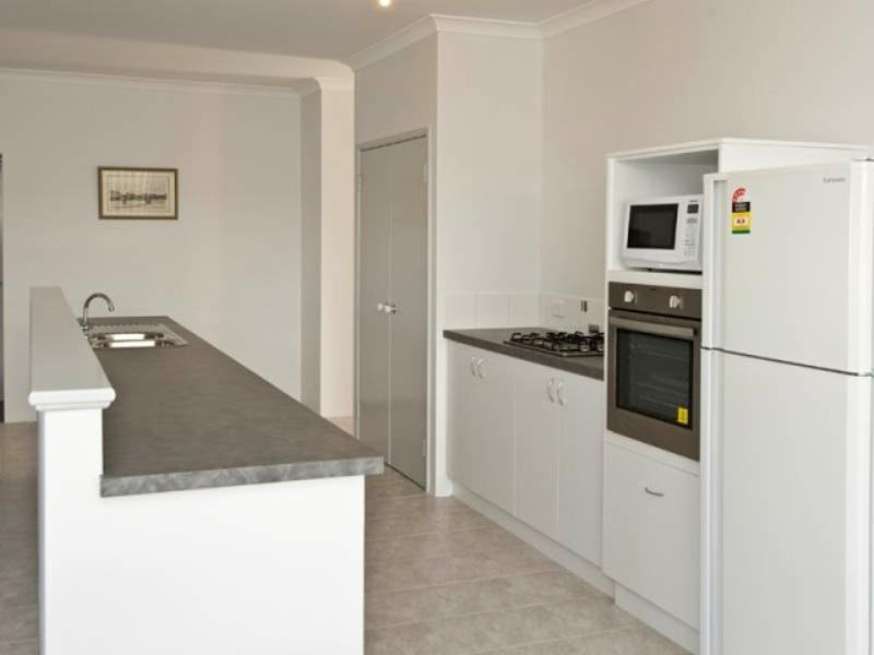 32 Tranquility Way, Halls Head WA 6210