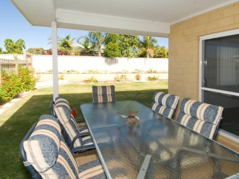 32 Tranquility Way, Halls Head WA 6210