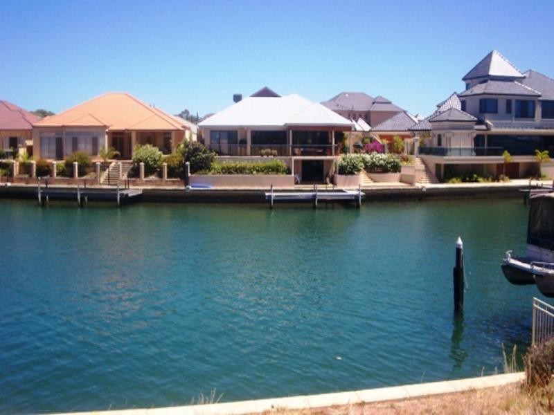 66 Aztec Island Retreat, Halls Head WA 6210