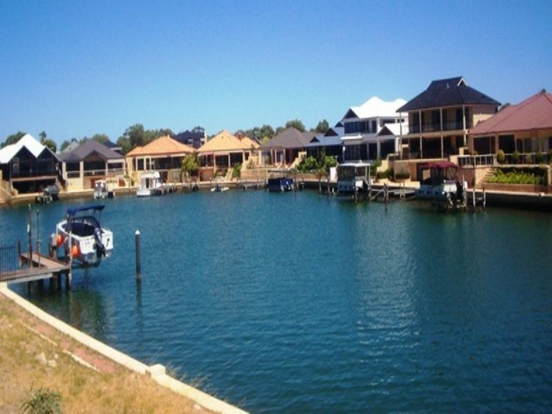 66 Aztec Island Retreat, Halls Head WA 6210