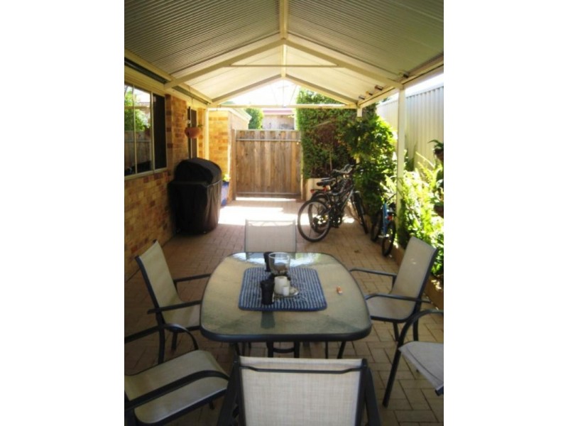 3 Grevillea Rise, Halls Head WA 6210