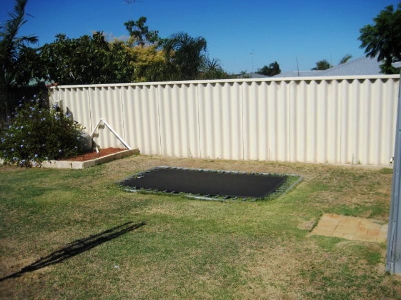 3 Grevillea Rise, Halls Head WA 6210