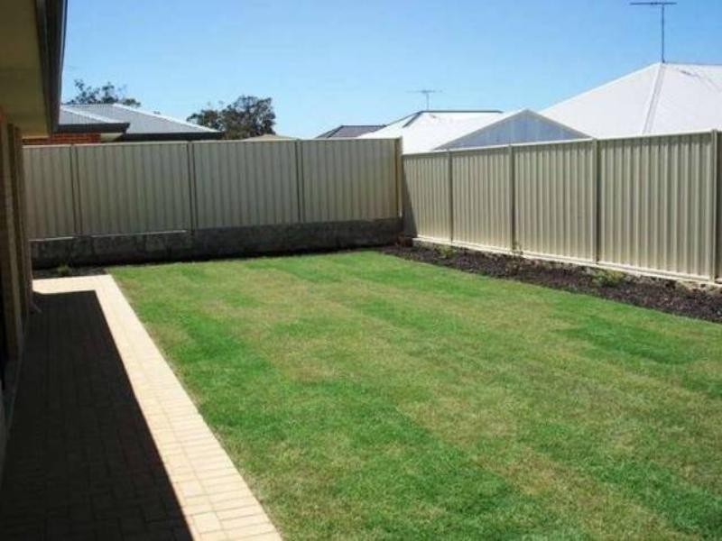 9 Albina Chase, Lakelands WA 6180