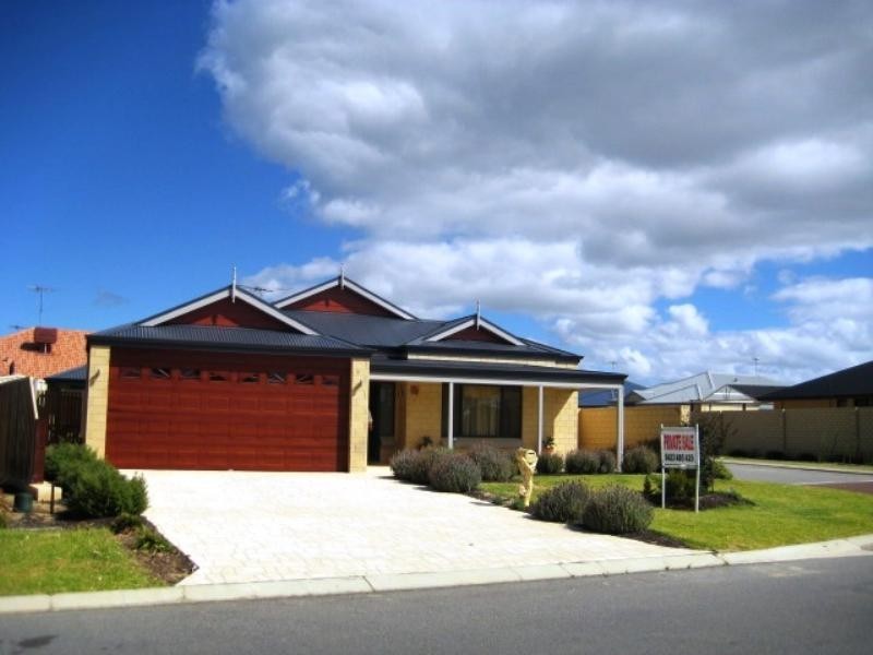 211 Peelwood Parade, Halls Head WA 6210