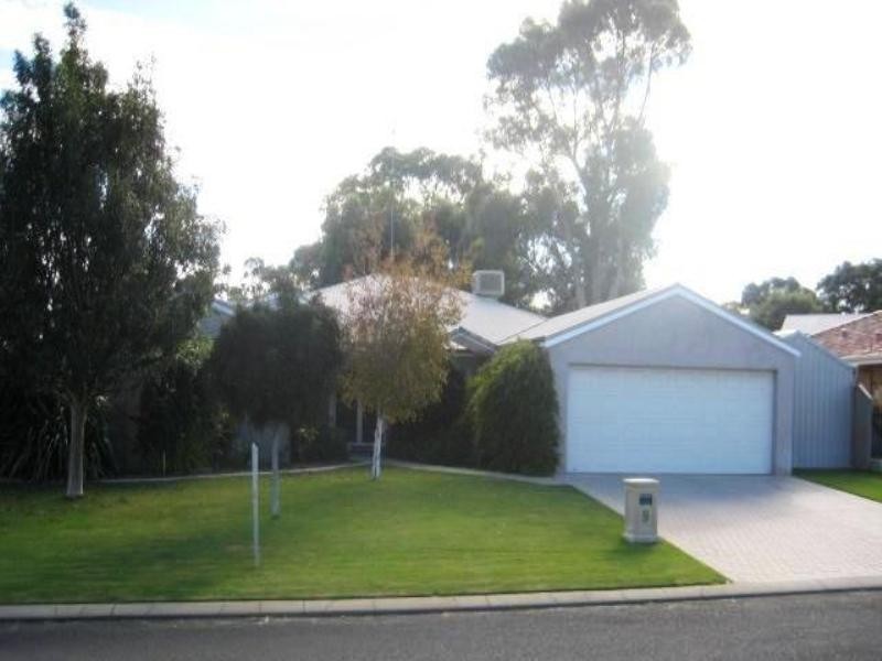 9 Waterville Retreat, Meadow Springs WA 6210