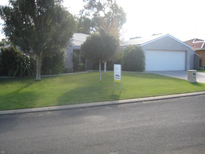 9 Waterville Retreat, Meadow Springs WA 6210