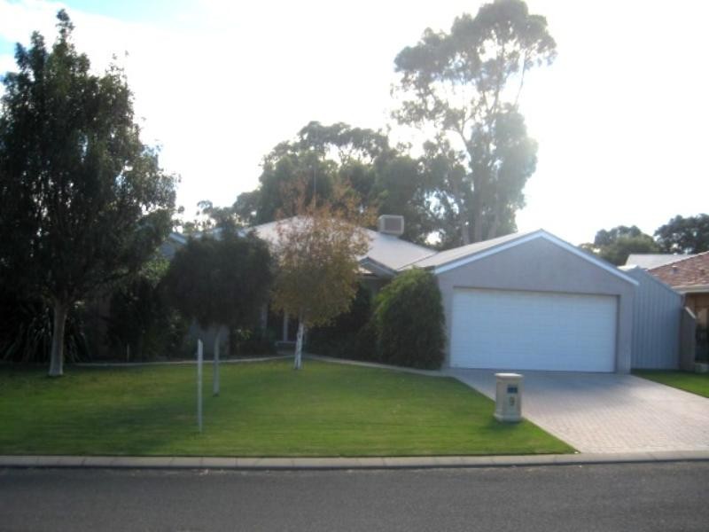 9 Waterville Retreat, Meadow Springs WA 6210