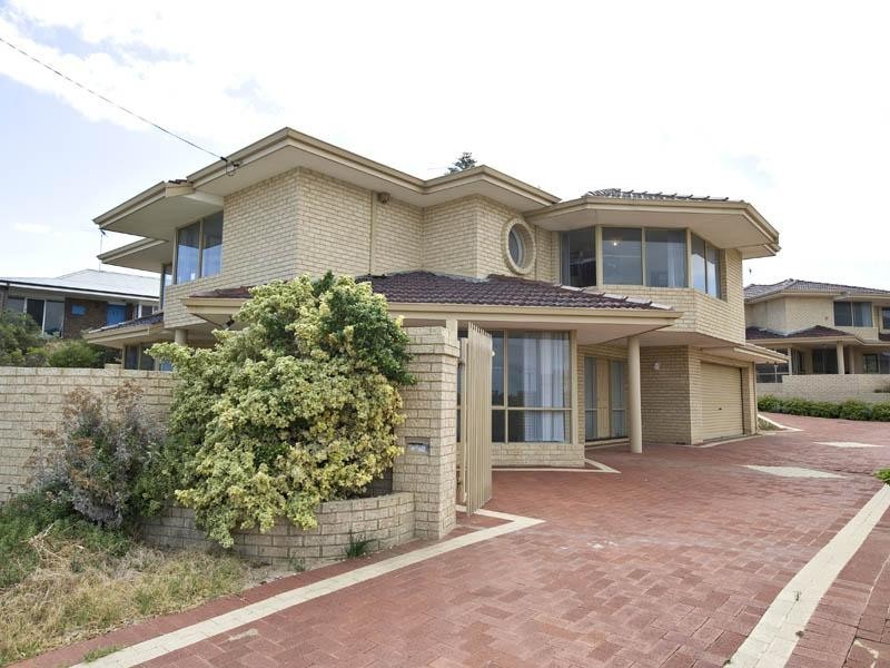 50a Halls Head Parade, Halls Head WA 6210