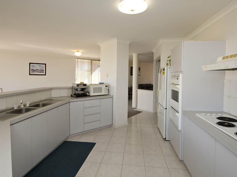 50a Halls Head Parade, Halls Head WA 6210
