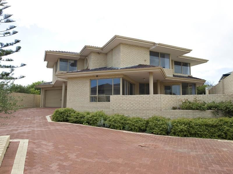 50b Halls Head Parade, Halls Head WA 6210