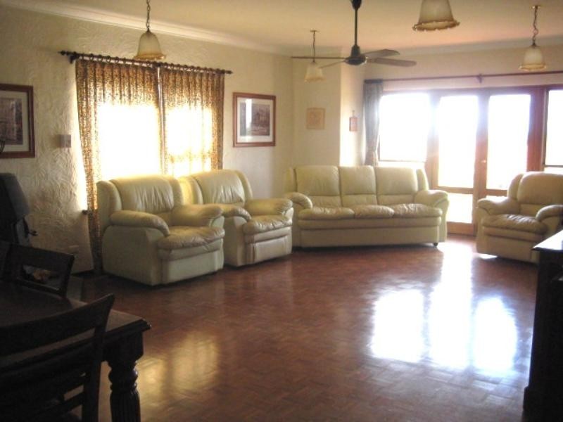 10 Muir Place, Halls Head WA 6210