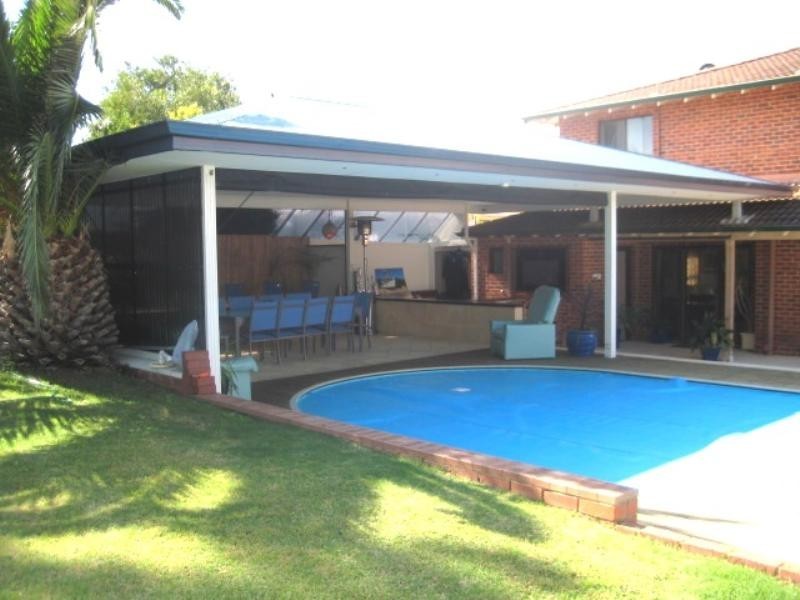 10 Muir Place, Halls Head WA 6210