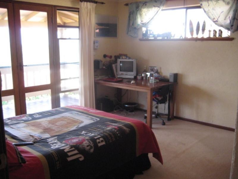 10 Muir Place, Halls Head WA 6210