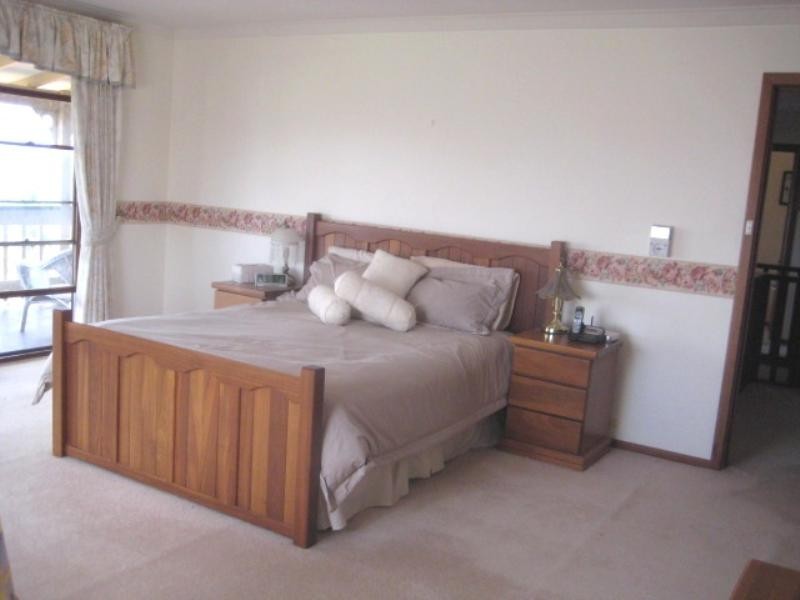 10 Muir Place, Halls Head WA 6210