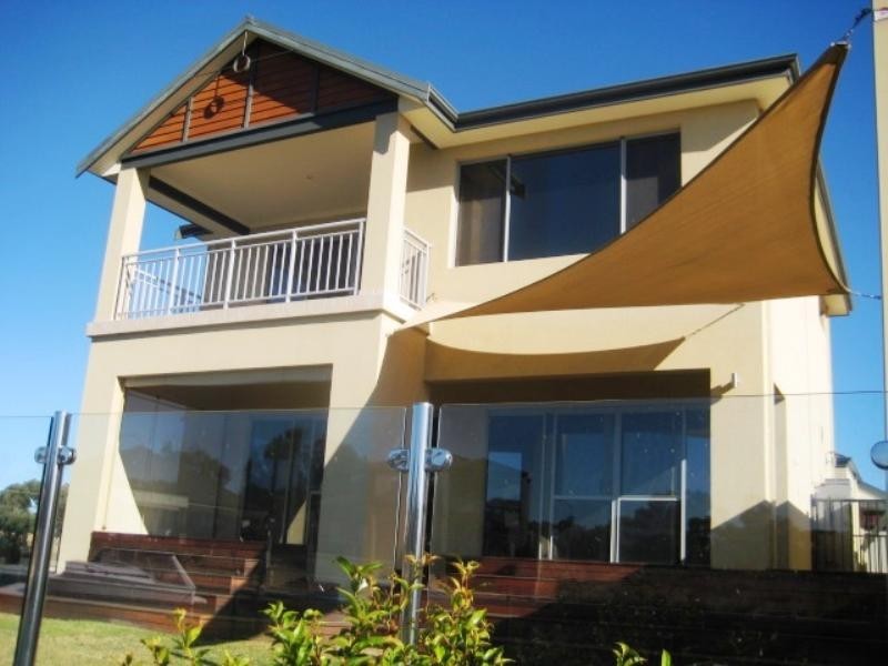 20 Ragamuffin Point, Halls Head WA 6210