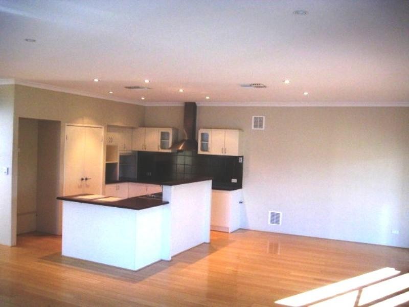 20 Ragamuffin Point, Halls Head WA 6210