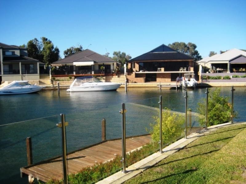 20 Ragamuffin Point, Halls Head WA 6210