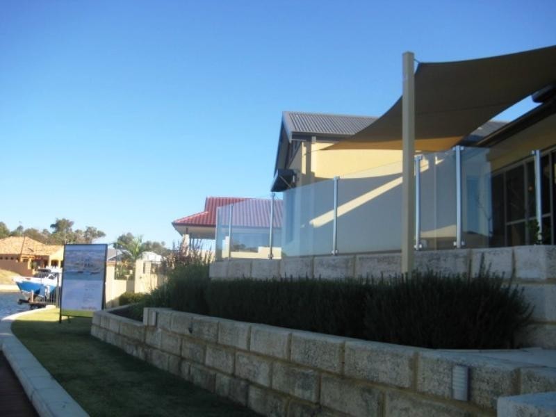 20 Ragamuffin Point, Halls Head WA 6210